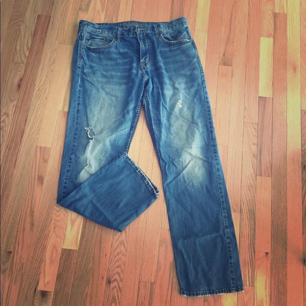 Men’s Distressed Jeans
